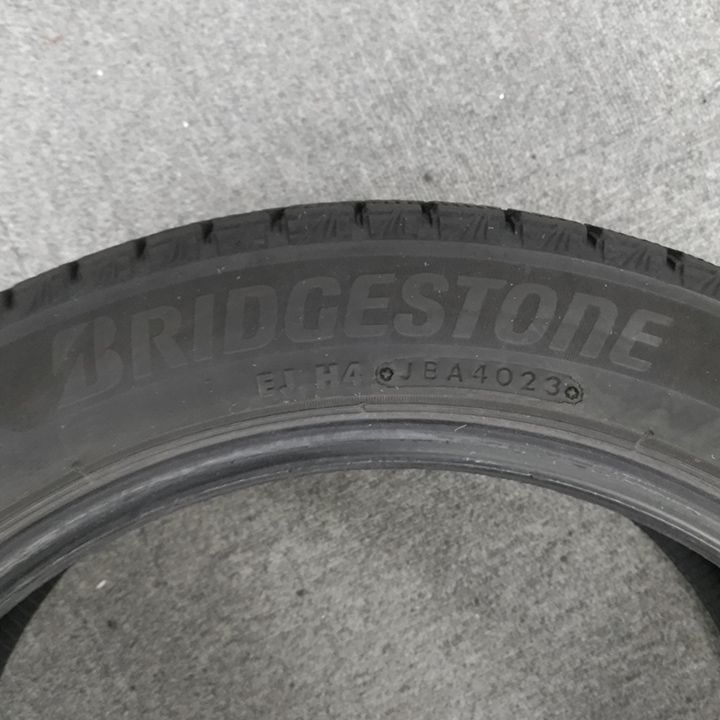 0 T 25075 _スタッドレスタイヤ ブリヂストン BLIZZAK VRX 3 205 50 R 17 4本セット