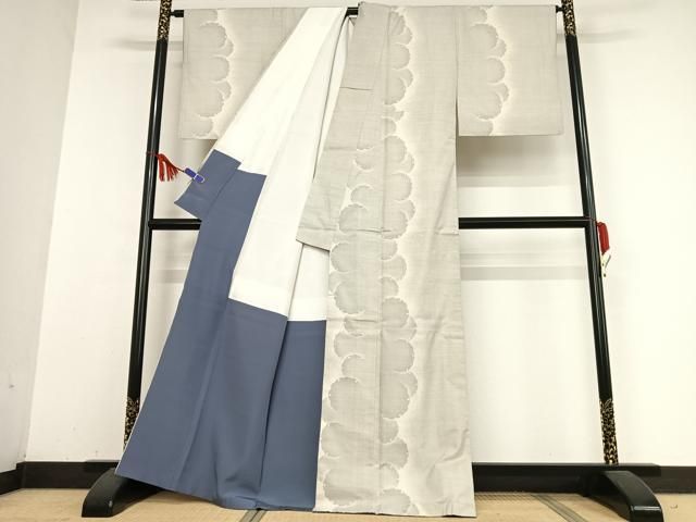 平和屋着物○本場大島紬 白大島 カタス9マルキ 雪輪重ね文 正絹 逸品