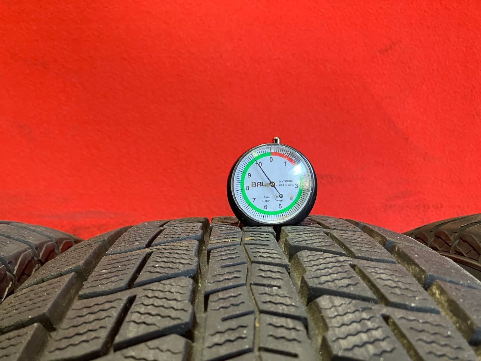 スタッドレスタイヤ 265