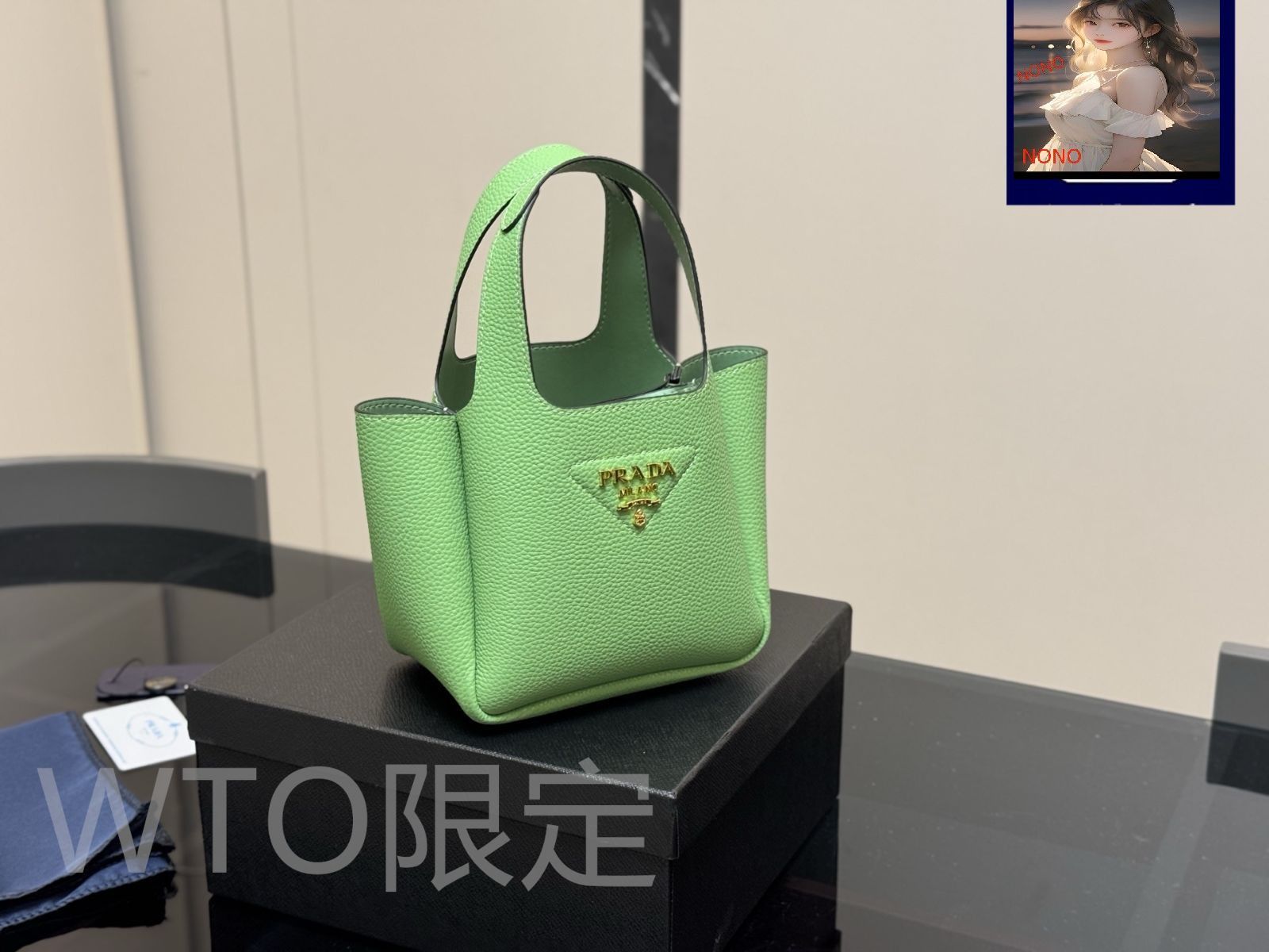 PRADA SOFT LUX   レザー トートバッグ 国内発送 PRADA SOFT LUX レザー トートバッグ 国内発送