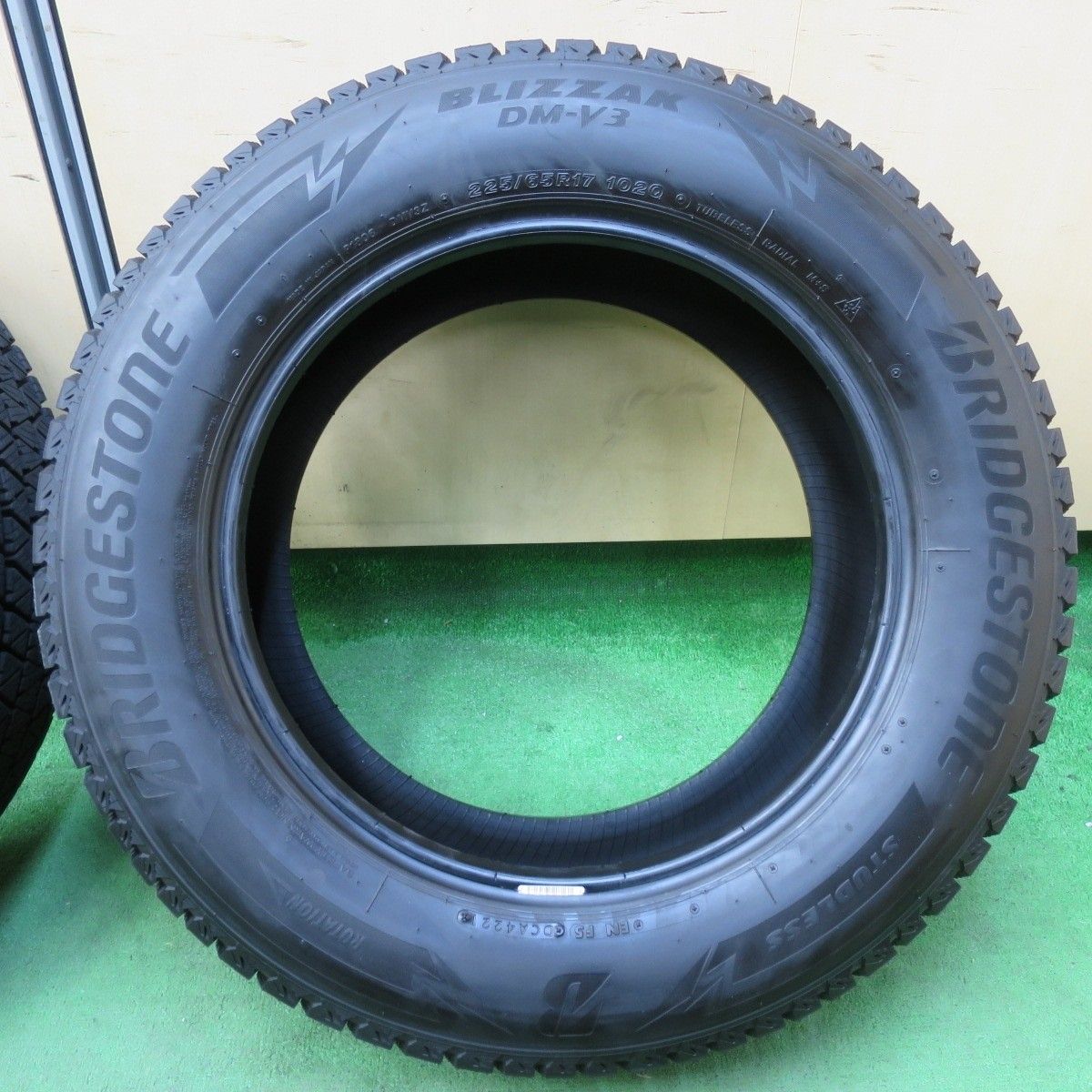 225⁄65r17 バリ溝！21年！9.5分☆スタッドレス 225⁄65R17