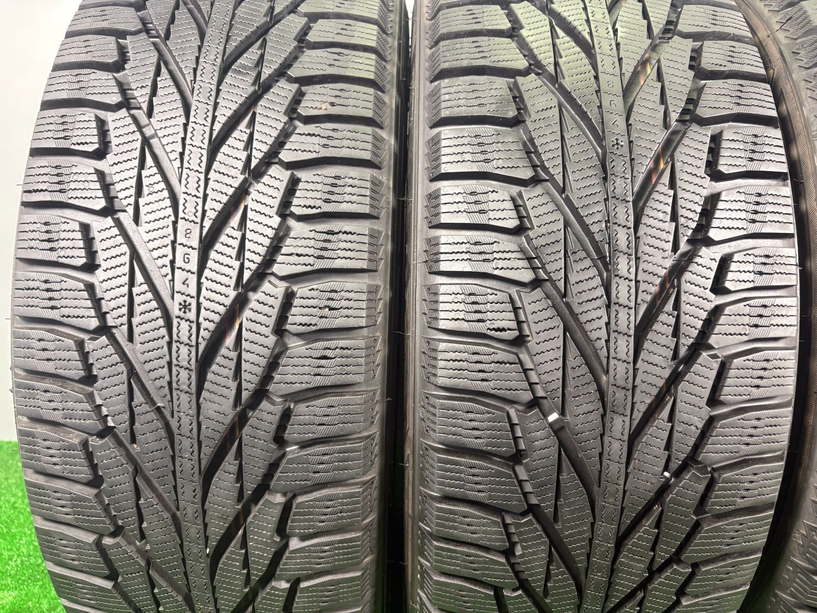 225 60R17 NOKIAN HAKKAPELIITTA R₂ SUV 4本 冬タイヤ スタッドレス TA641