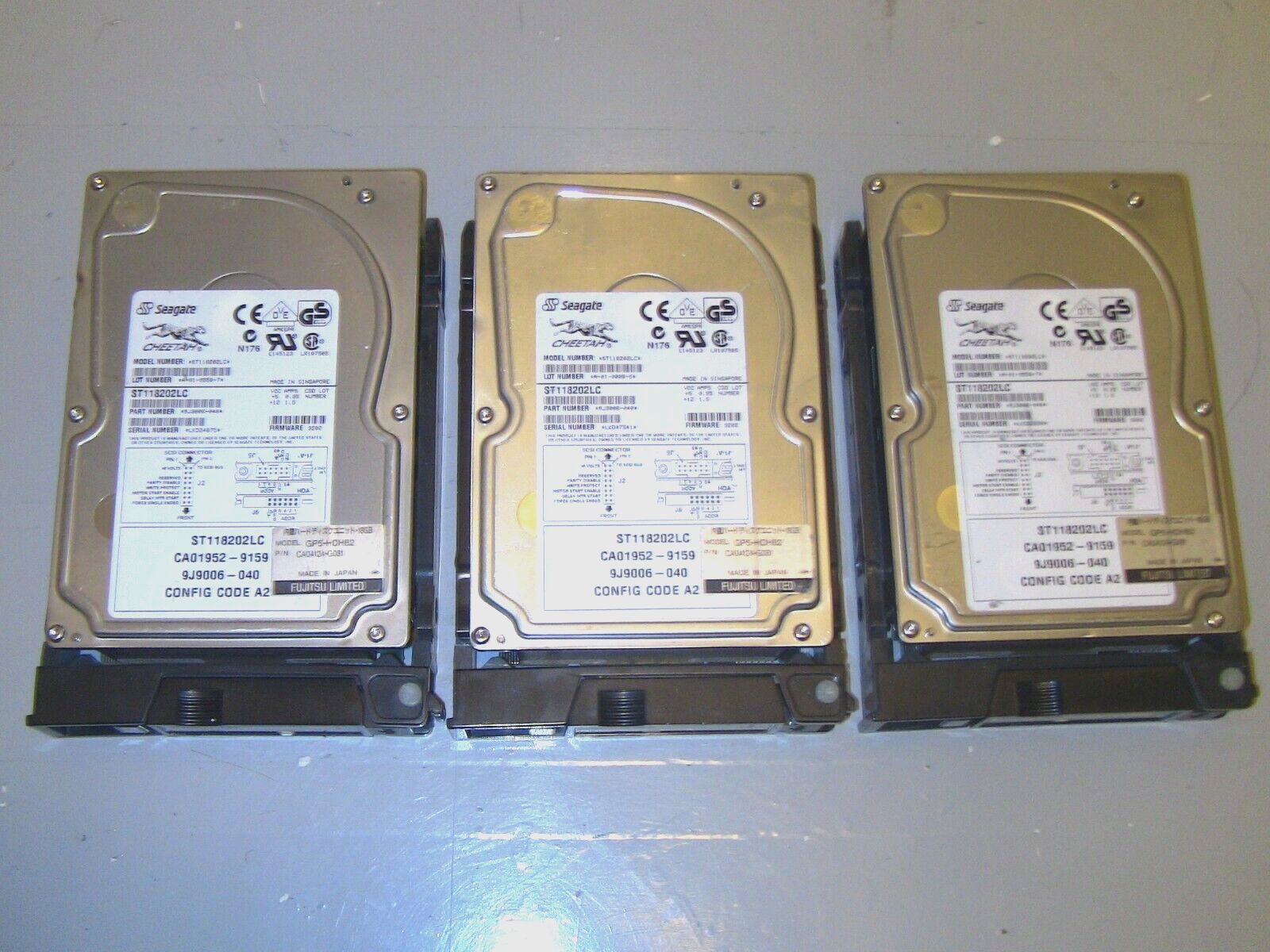 高品質，お買い得 Seagate Cheetah ST118202LC 10K rpm 80pin 18.2GB SCSI HDD ハードドライブ 3 個のロット 内蔵型ハードディスクドライブ