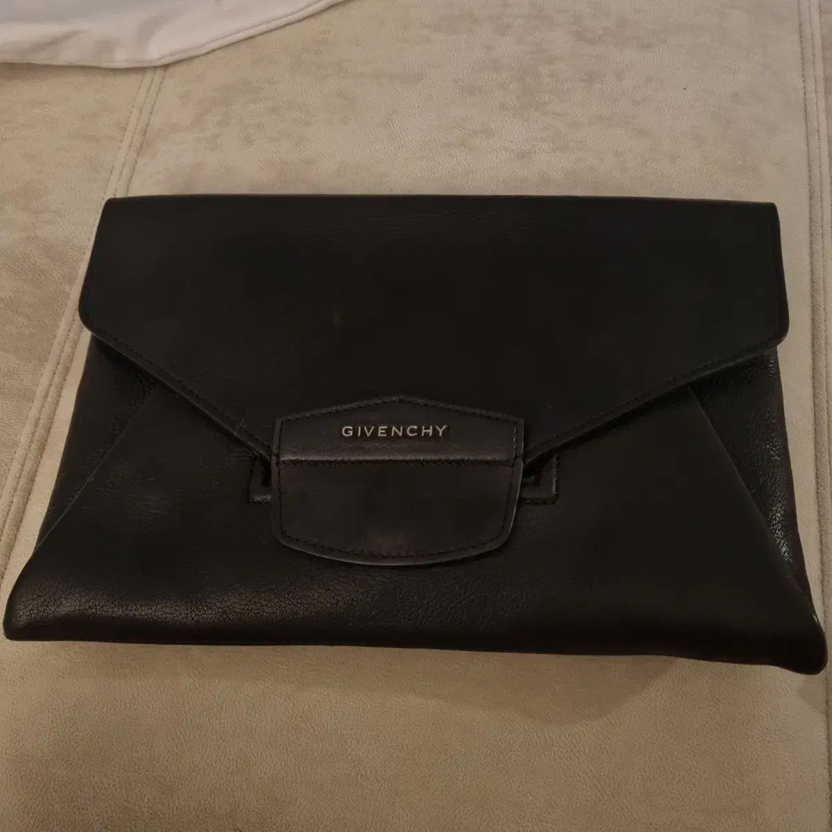 GIVENCHY 熱さ ジバンシー パープル エンベロープ クラッチバッグ