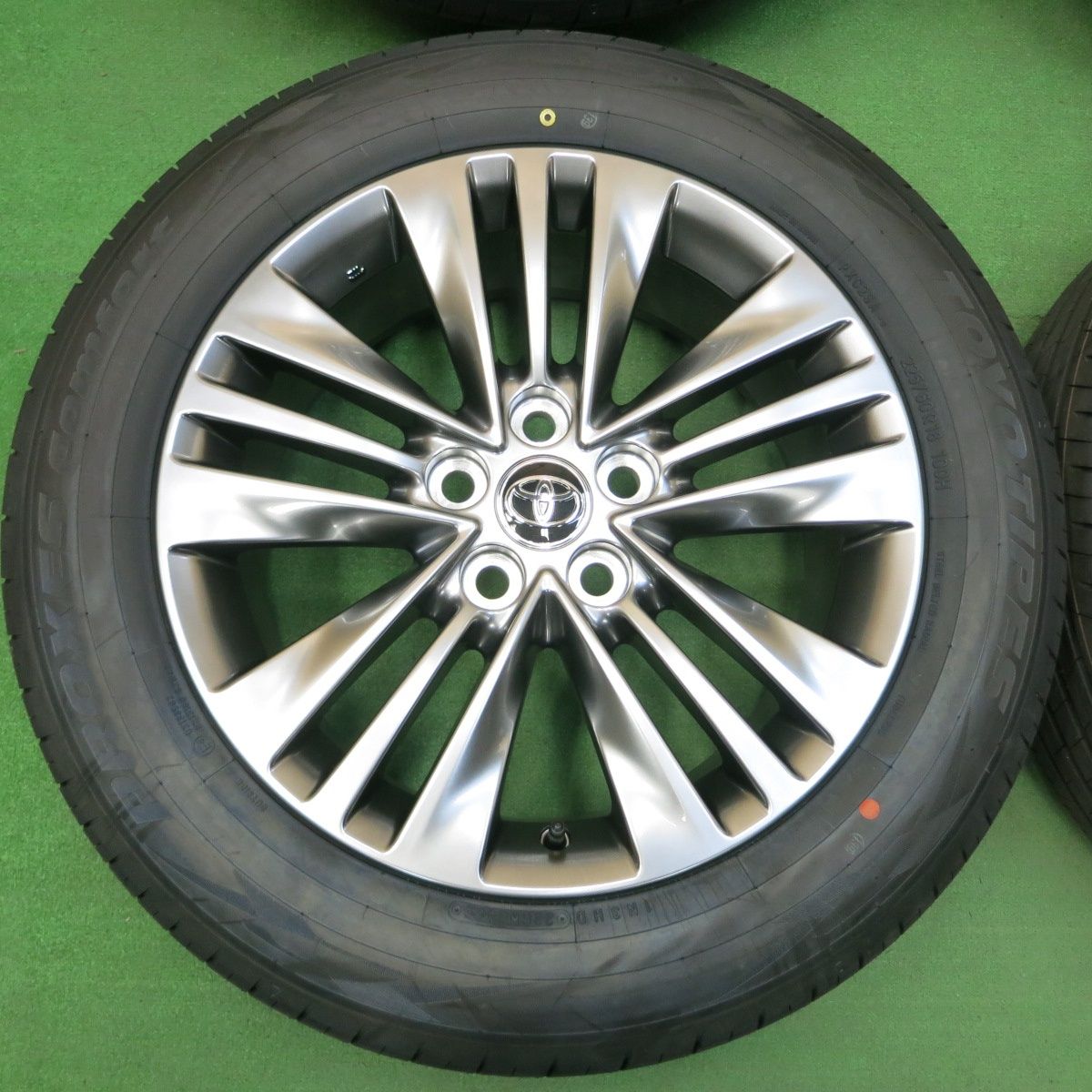 新車外し 225/60R18 アルファード 40系 タイヤホイールセット