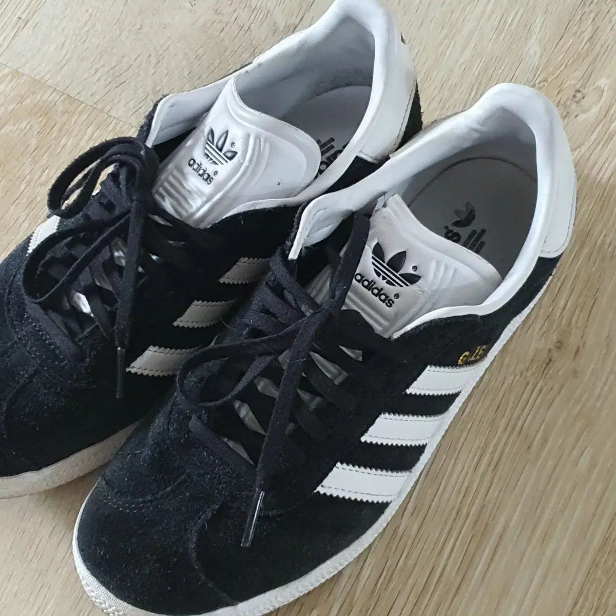 adidas アディダス ガゼル 黒 230