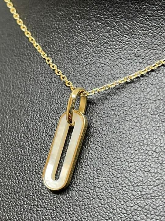 新品】ウノアエレK18白蝶ペンダント - メルカリ