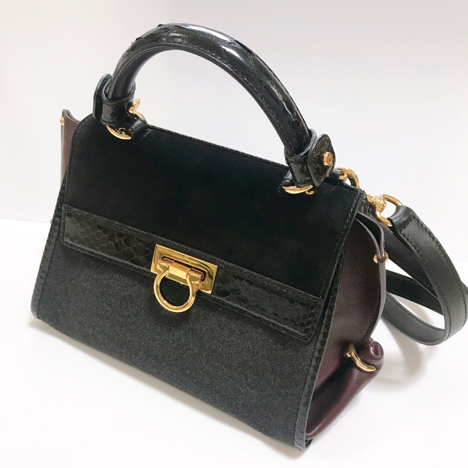 Ferragamo フェラガモ ガンチーニ2way ソフィア上品コーデ トップ