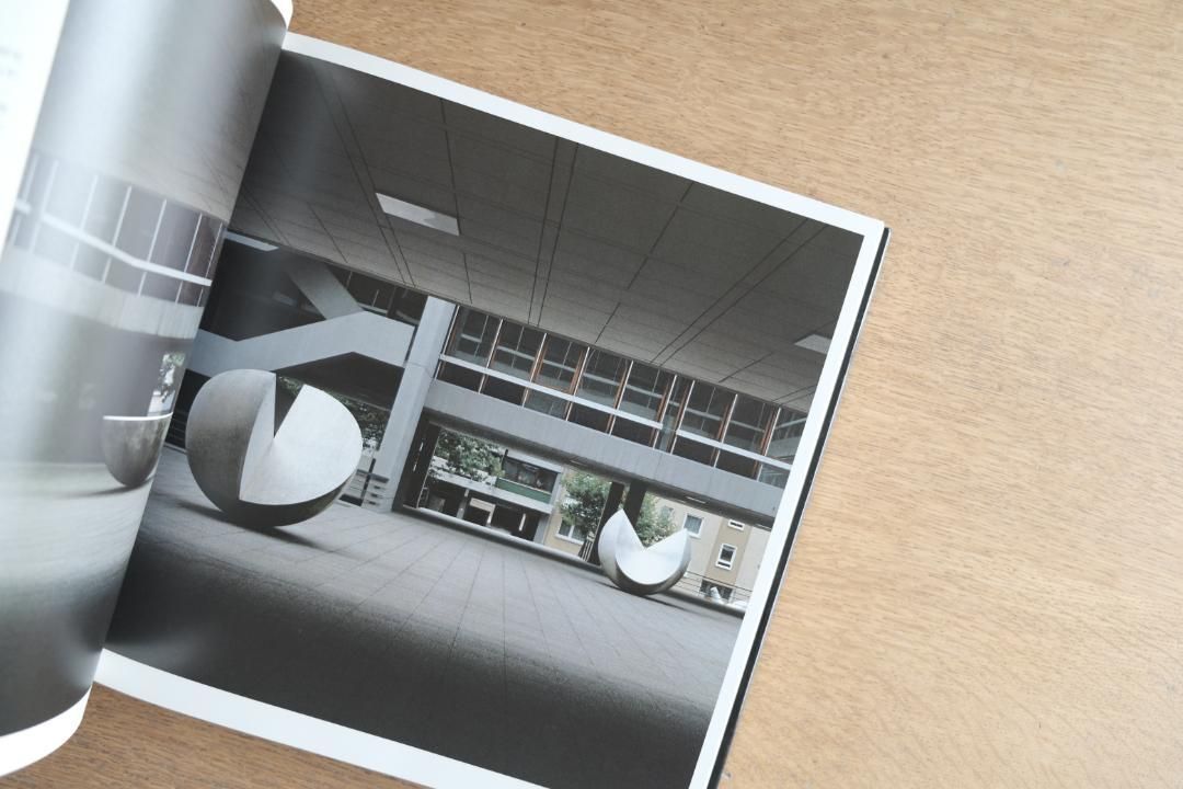 初版本 【世界の広場と彫刻】 中央公論社 初版本 【世界の広場と彫刻】 中央公論社 - メルカリ