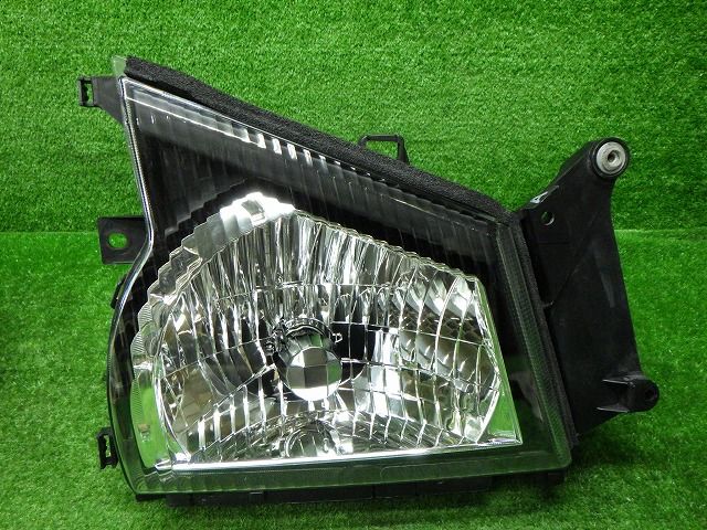 イスズ　タイタン　エルフ等　24V　右ヘッドライト　ハロゲン　110-21819　A　240701034