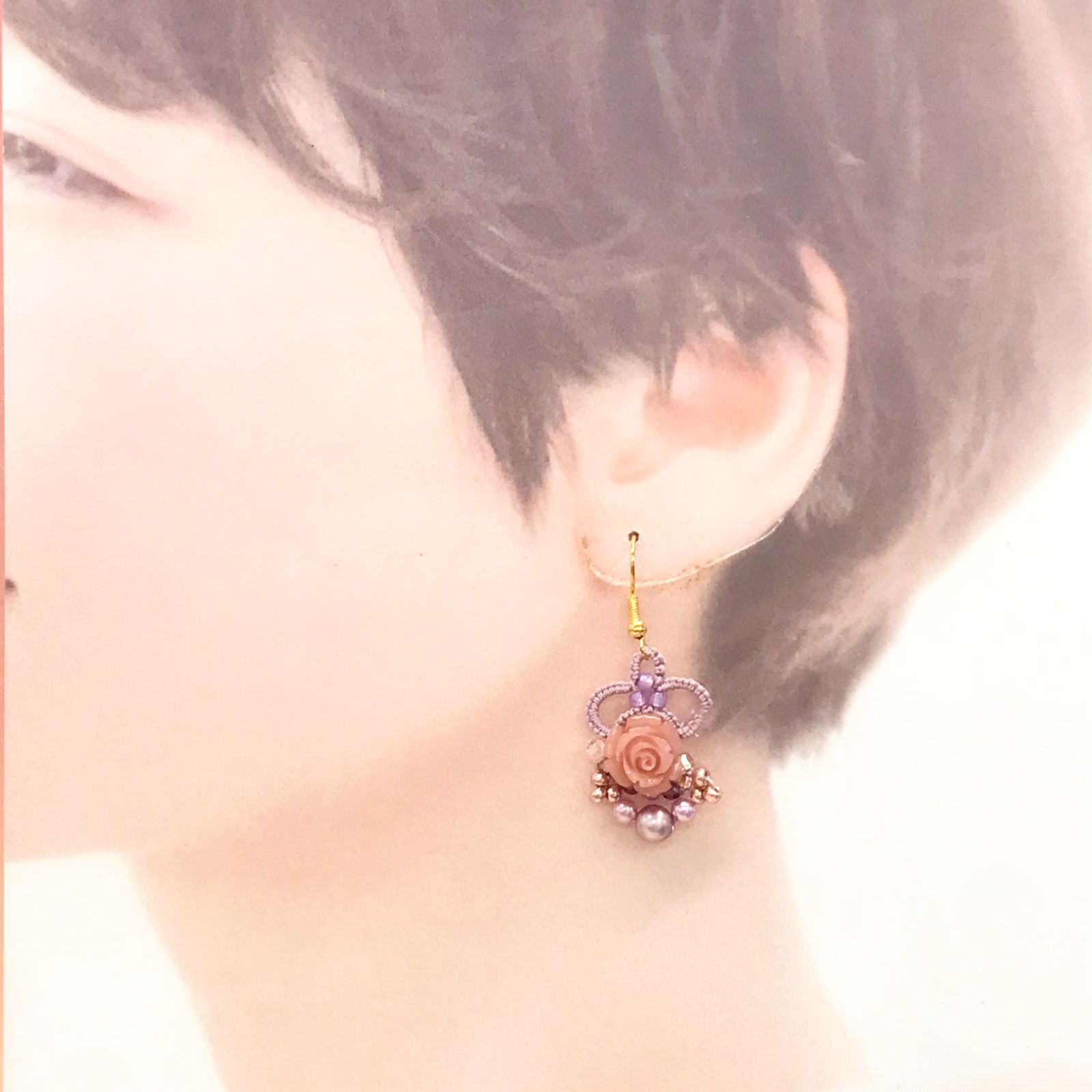 福祉施設制作】杏樹作 ピアス 「バラとレースのピアス（サーモンピンク 