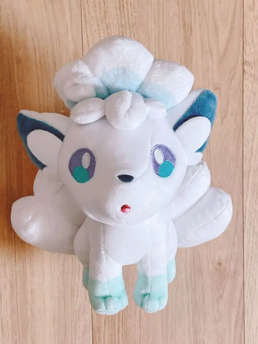 ポケットモンスター ニンフィア アローラ ロコン 人形