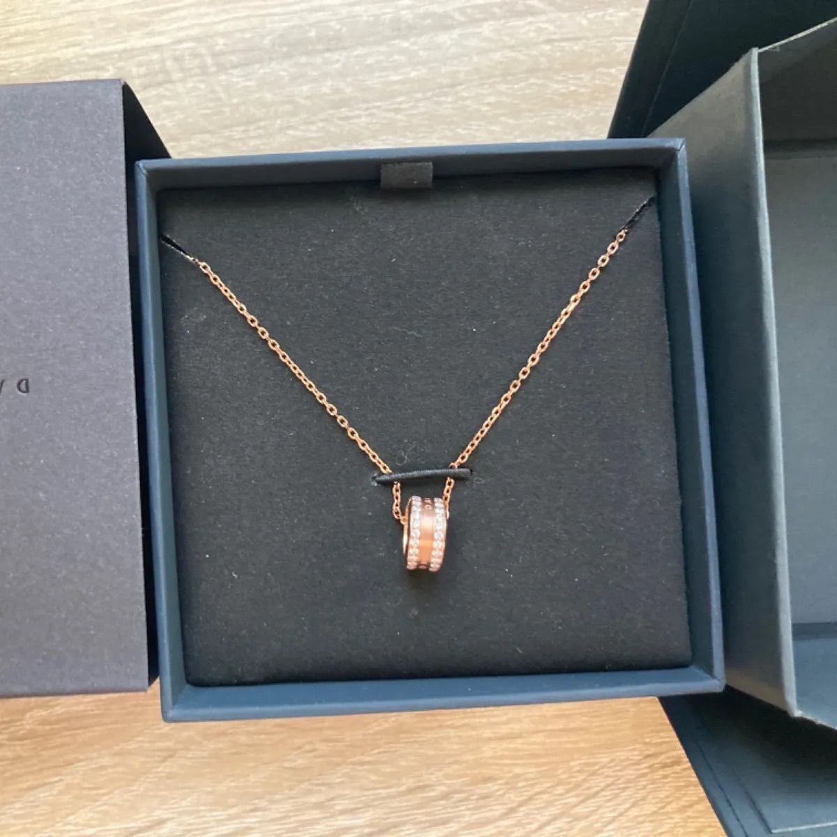 DANIEL WELLINGTON ELAN LUMINE NECKLACE - メルカリ