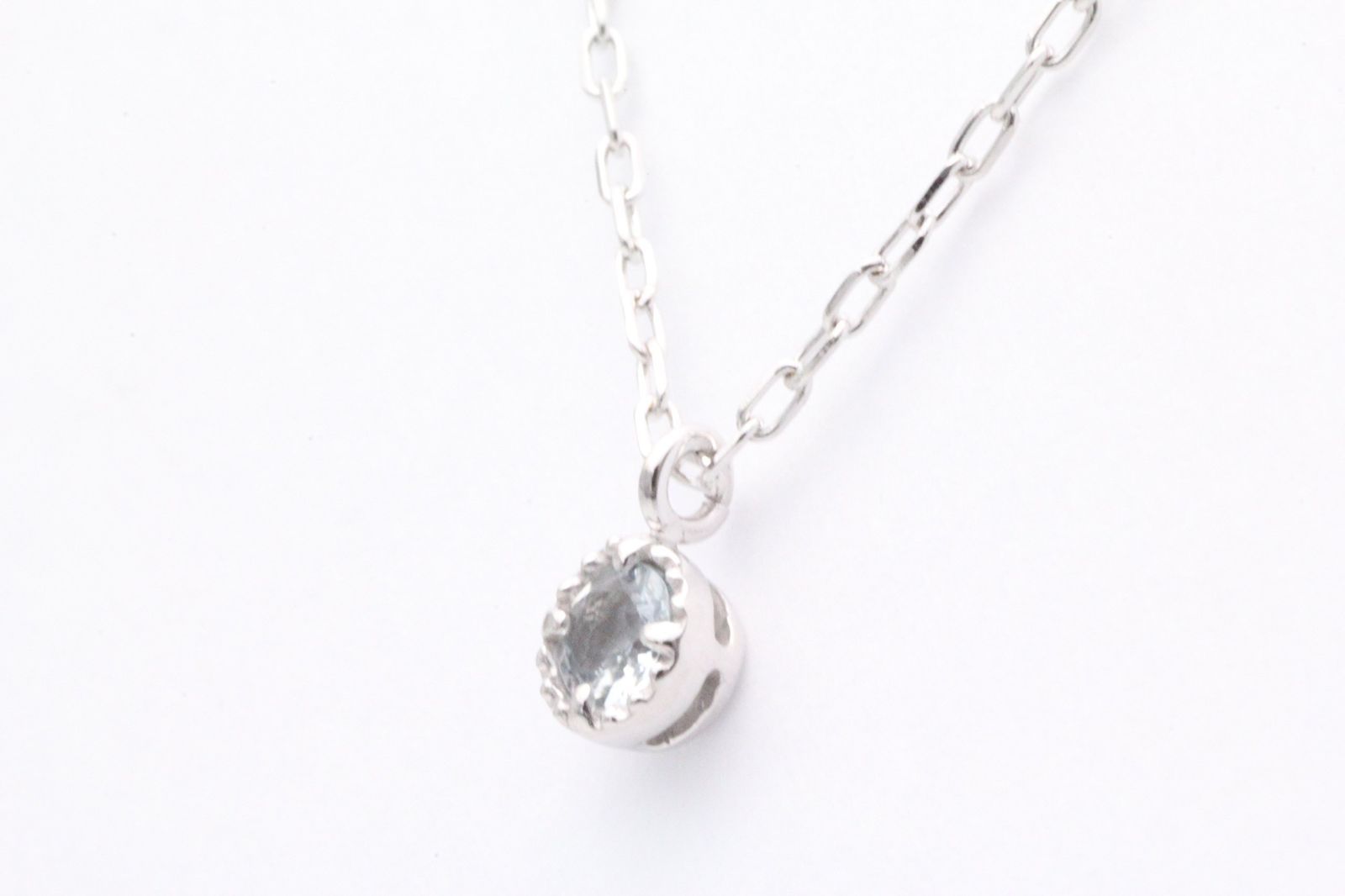 3月の誕生石 アクアマリン