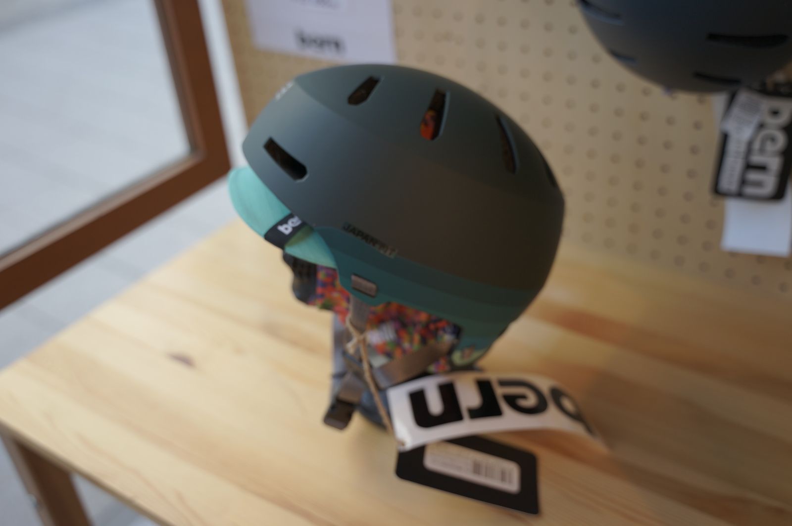 bern/バーン】MACON VISOR 2.0 Mサイズ【新品】自転車ヘルメット