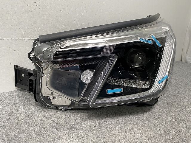 フォレスター SK5/SKE 純正 左 ヘッドライト/ランプ LED KOITO 100