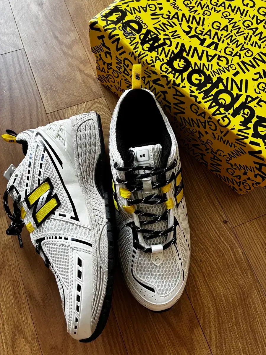 New Balance ニューバランス x GANNI ガニー 240