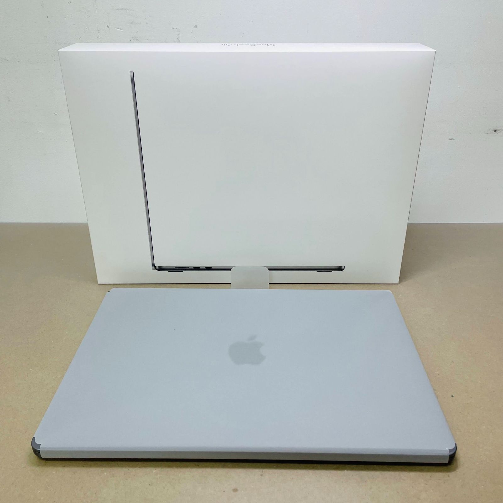 限定保証つき】M3 MacBook Air 16GB/256GB Amazon.com: (CTO) Apple