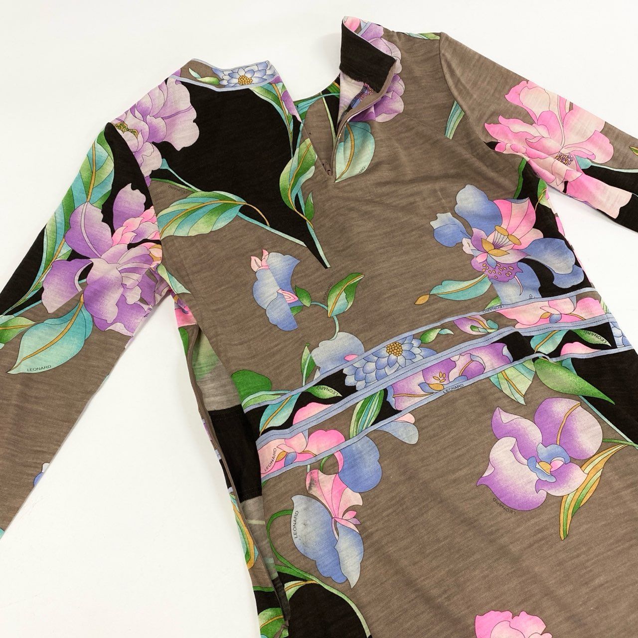 76i12 LEONARD レオナール 美しい花柄プリント ニットワンピース