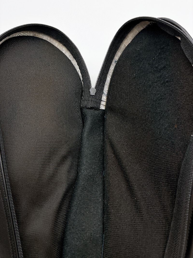 品質保証で 、高速配送！ サイン入 ギター|ベース ケース 革製品