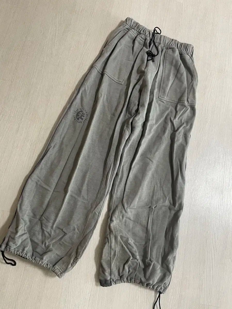 1011 ファティーグ スウェット パンツ ダーティー グレー 2
