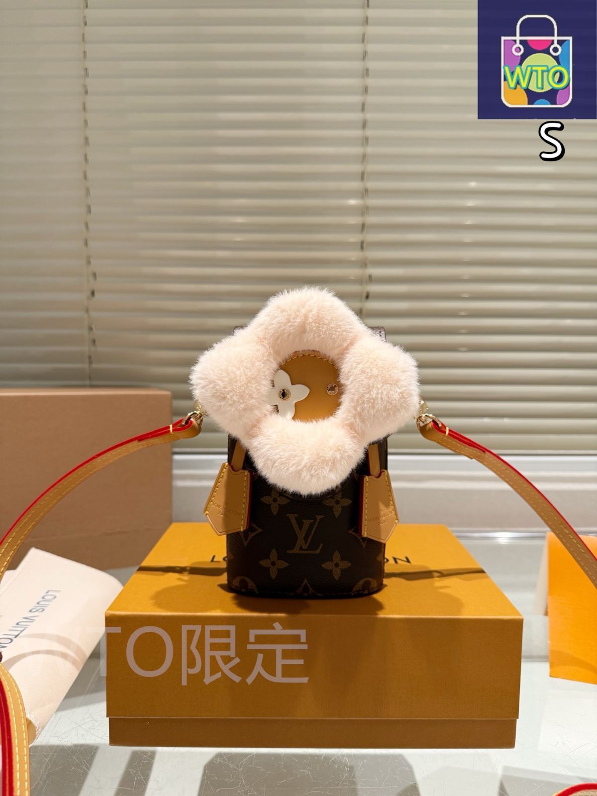 今日特価】LV ルイヴィトン クリスマス限定 Vivian
