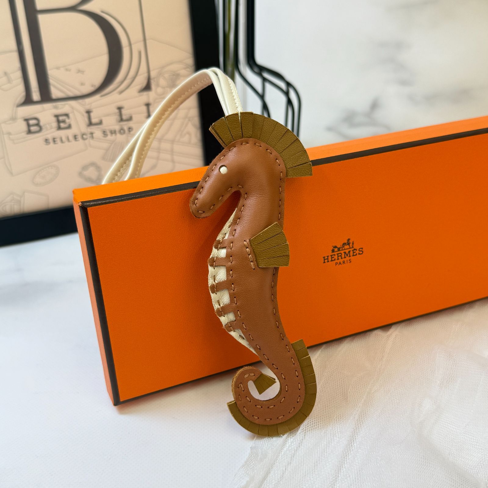 エルメス HERMES イポ タツノオトシゴ チャーム B刻印 【公式通販】