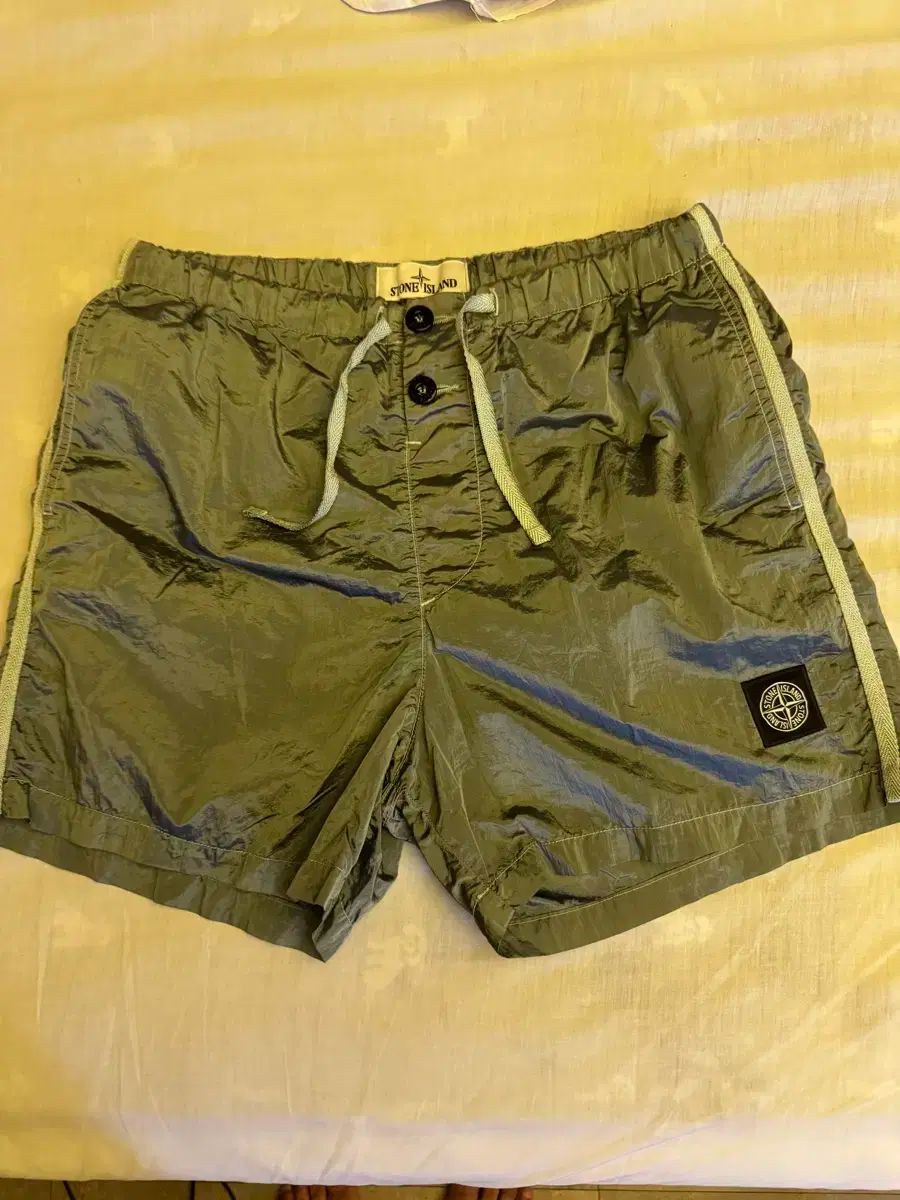 STONE ISLAND ストーンアイランド ナイロンメタル スイムパンツ s