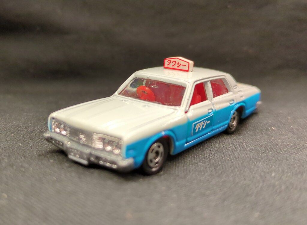 トミー トミカ黒箱日本製 トヨタ クラウンタクシー　白青 安全灯タクシー 110 トミー トミカ黒箱日本製 トヨタ クラウンタクシー/白青 安全灯