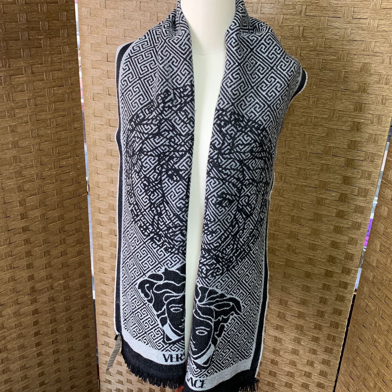 f001 L 美品 GIANNI VERSACE ヴェルサーチ ウール メデューサ刺繍