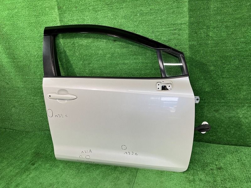 カローラツーリング ZWE214W 右フロントドア ハイブリッド ダブル