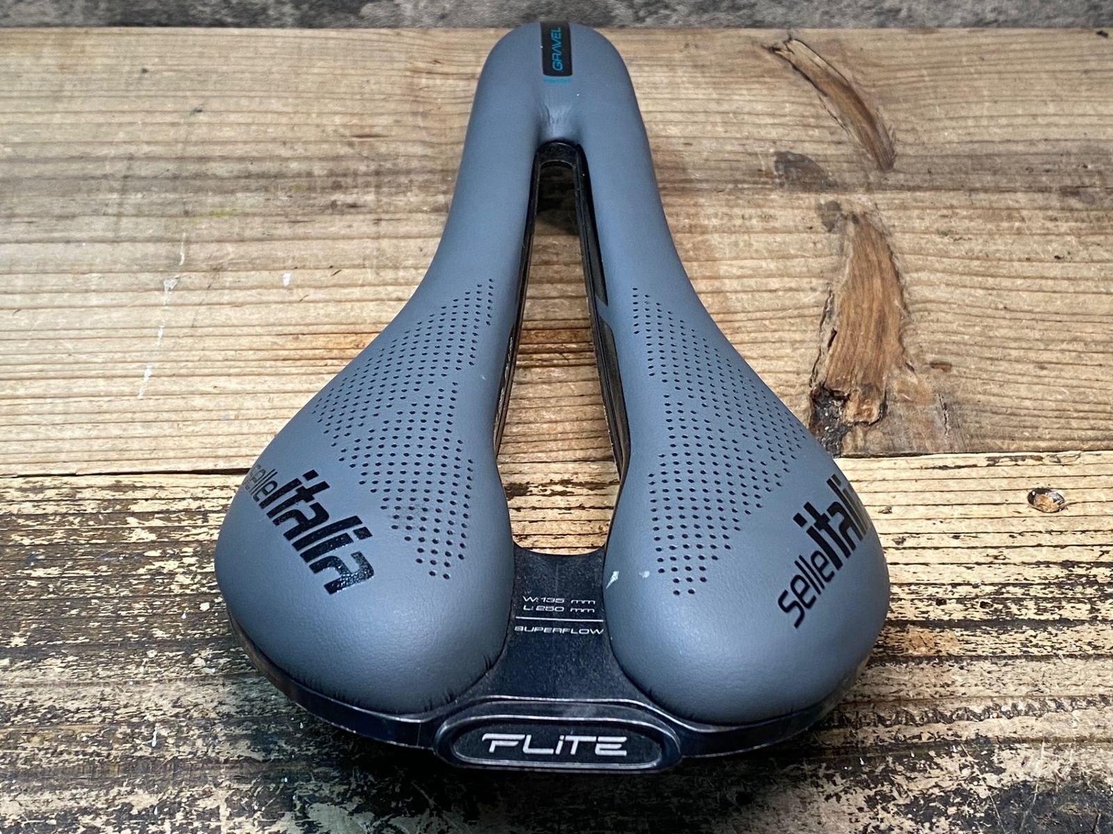 SUPERFLOW サドル