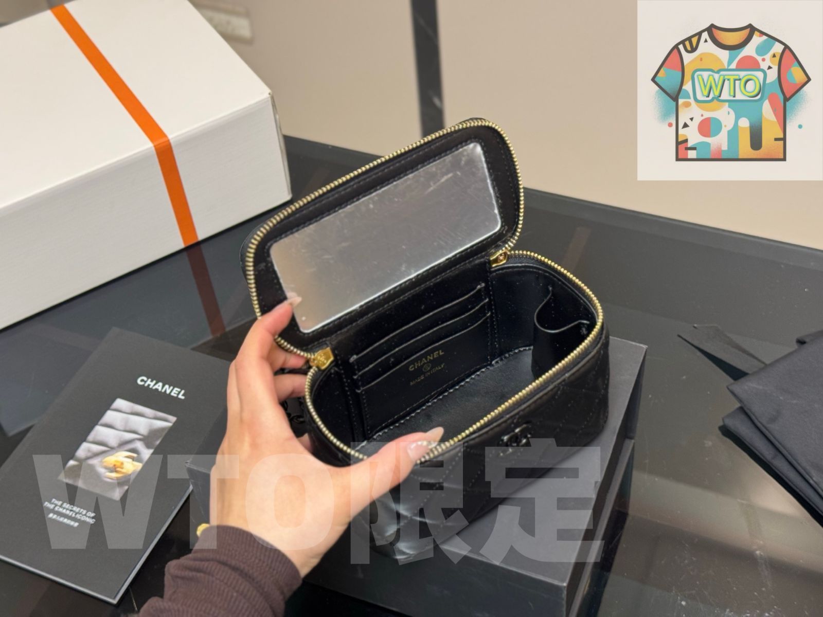 今日WTO】Chanel Makeup Case シャネル ハンドル メイクアップ