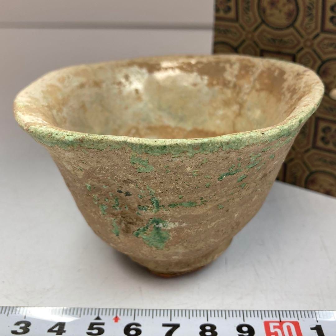 古代中国　緑釉茶碗　ケース付　最大幅約8.9㎝　本Y5-0524☆1Fタサチ 古代中国 緑釉茶碗 ケース付 最大幅約8.9㎝ 本Y5-0524☆