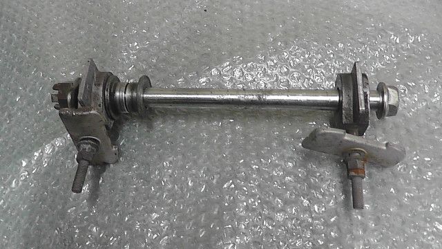 バリオス　ZR250A　の　リアアクスルシャフト:#1738821131