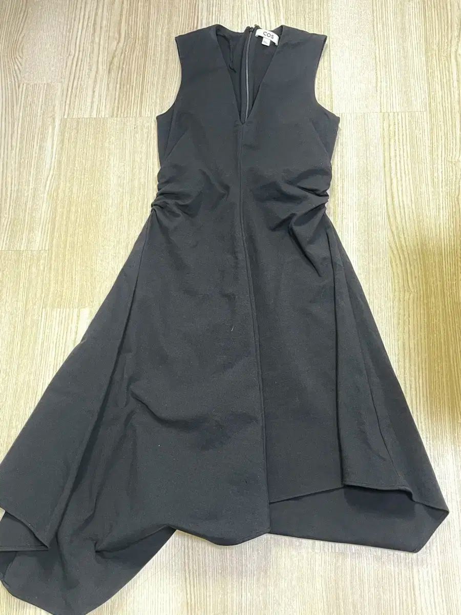 COS COS コス ワンピース アシメントリー フリル ノースリーブ ドレス XS