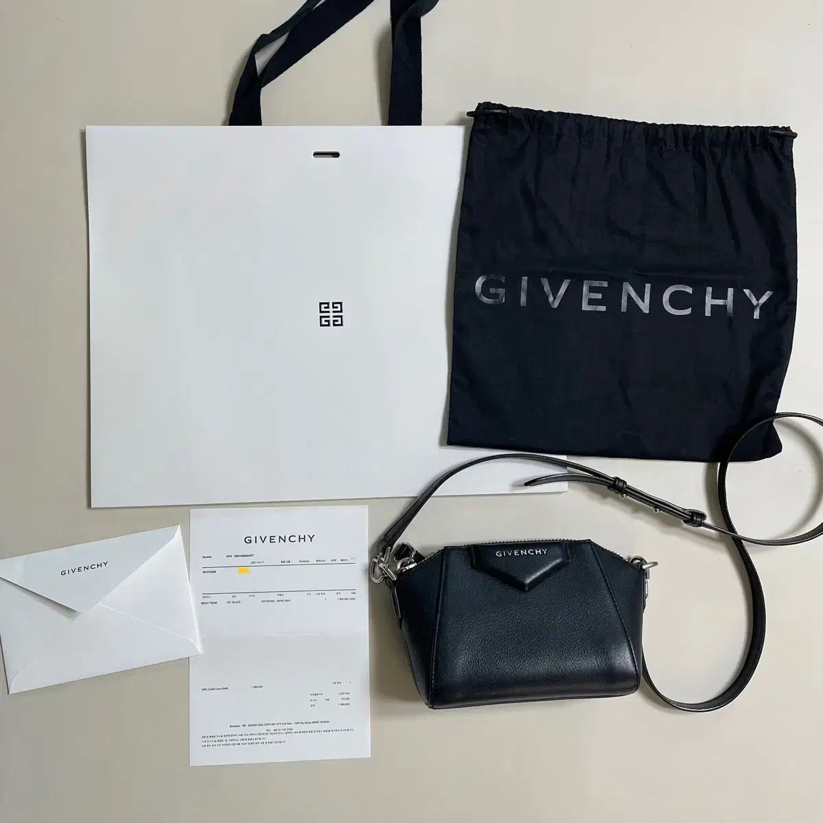 ジバンシィ GIVENCHY ANTIGONA ナノ クロスバック