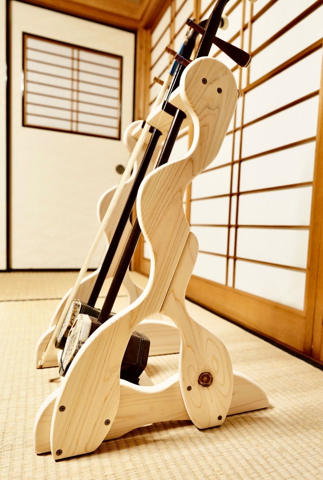 送料無料。 １台 手作り木工 二胡スタンド 2挺掛け 無塗装 最安値