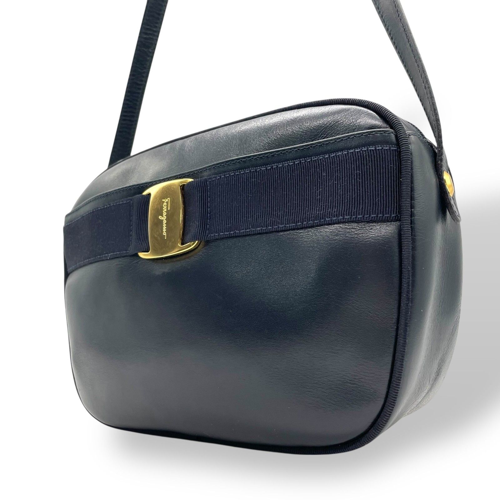 サルヴァトーレ フェラガモ Salvatore Ferragamo ヴァラリボン ショルダーバッグ 紺 ネイビー レザー ゴールド金具 レディース B3