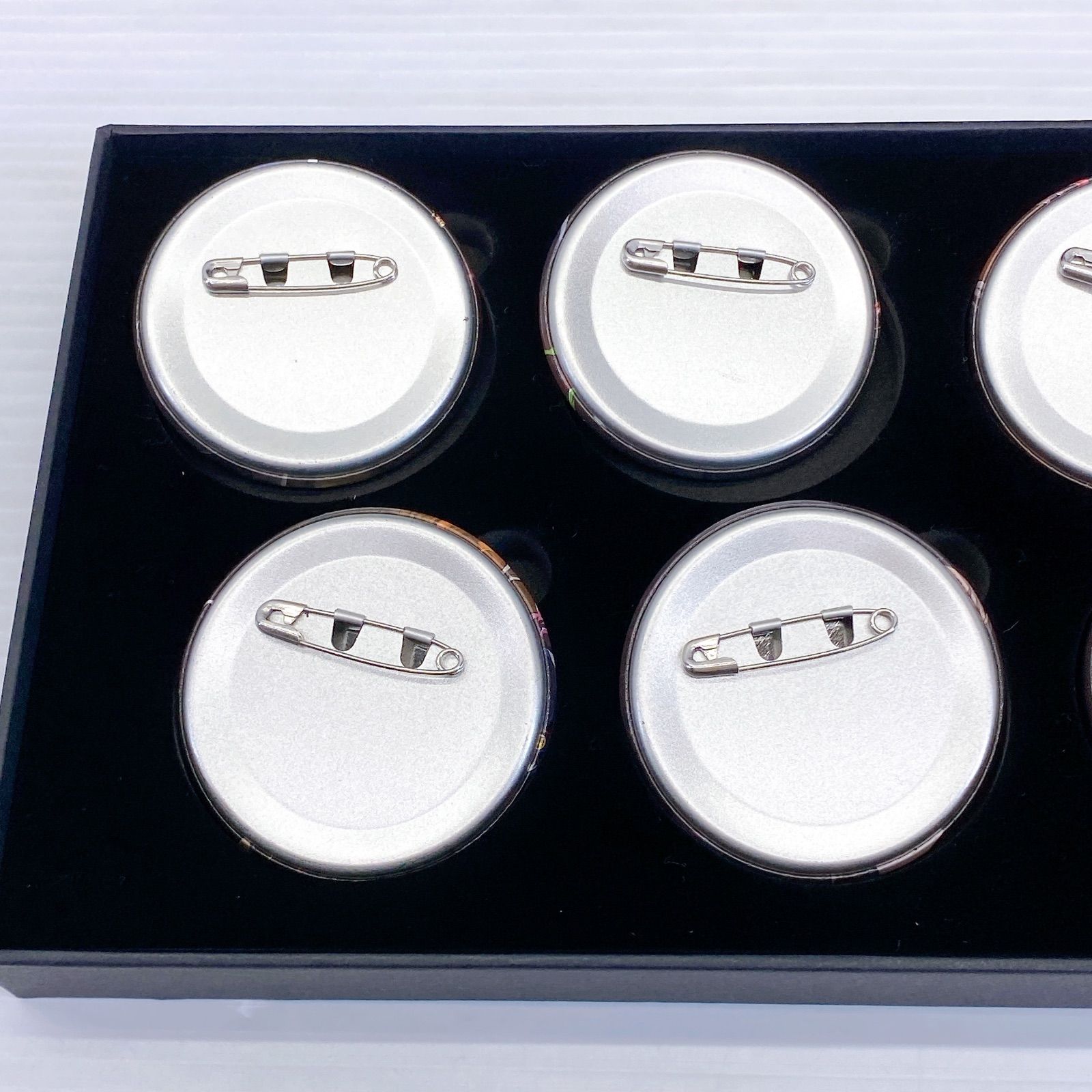 ◇ 鬼滅の刃 ワールドツアー キービジュアル 57mm 缶バッジセット 上弦 