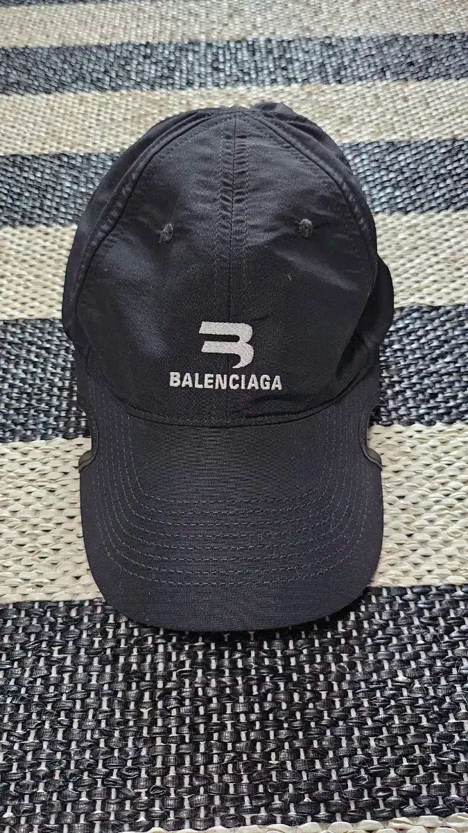 BALENCIAGA バレンシアガ ナイロン ブラック ボールキャップ