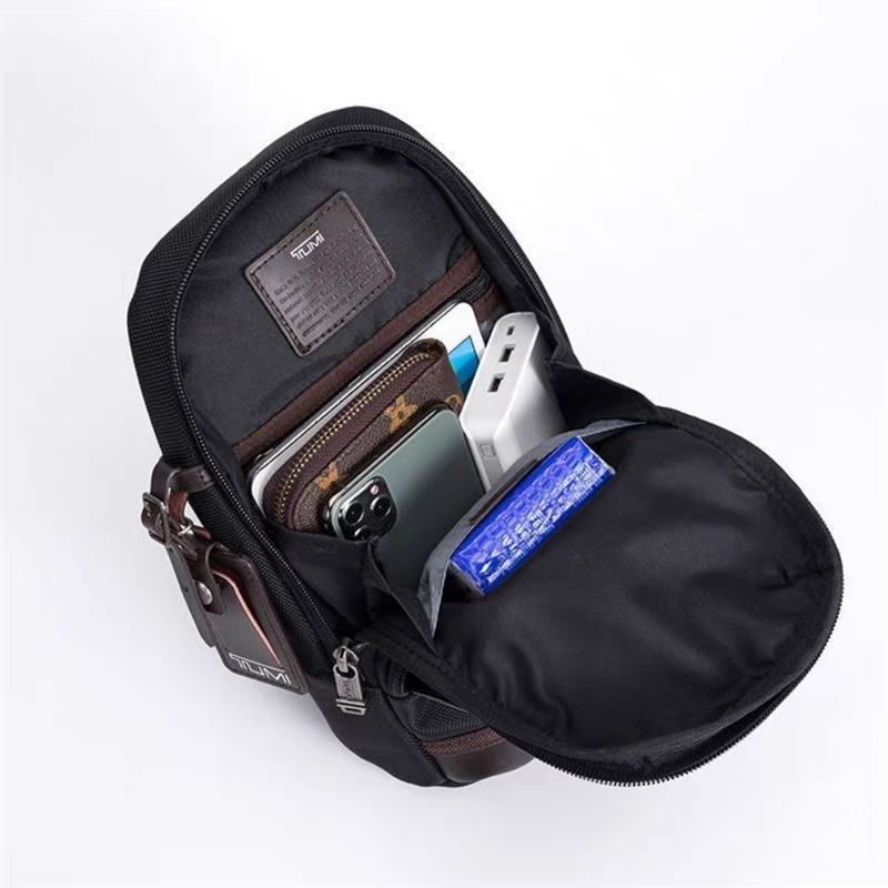 未使用】セールTUMI ボディバッグ ブラック レザー 2223402 - メルカリ 