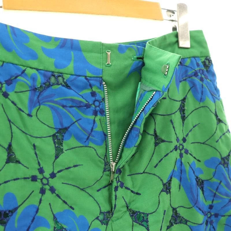 24SS アイレットハイビスカス ストレートパンツ TOMORROWLAND｜アイレットハイビスカス ストレートパンツ