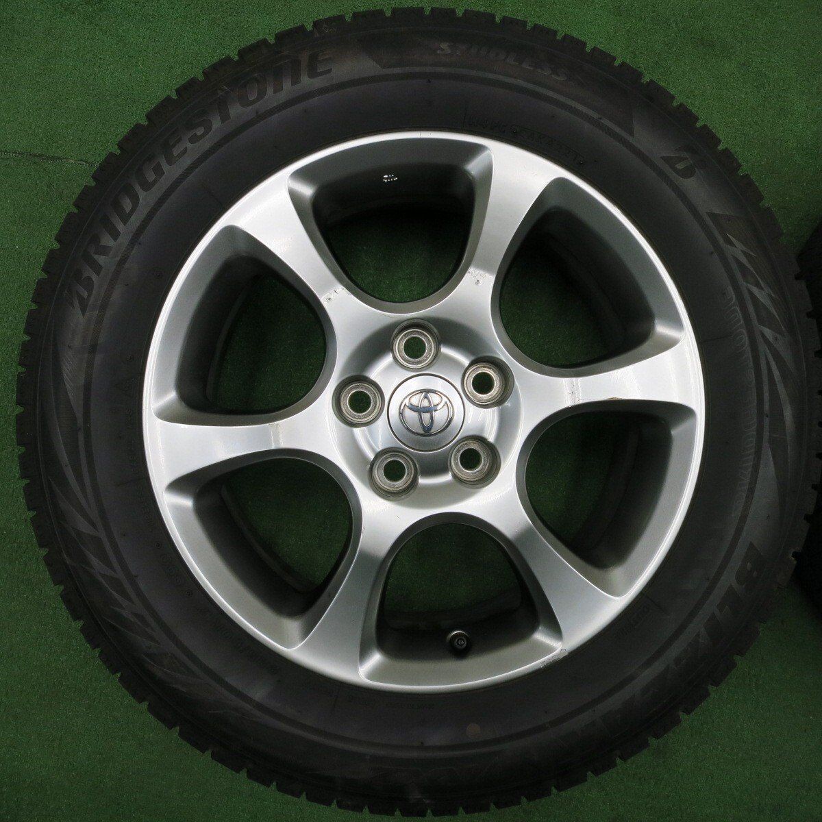 バリ溝！21年！8.5分☆トヨタ エスティマ 純正 225/60R17 スタッドレス