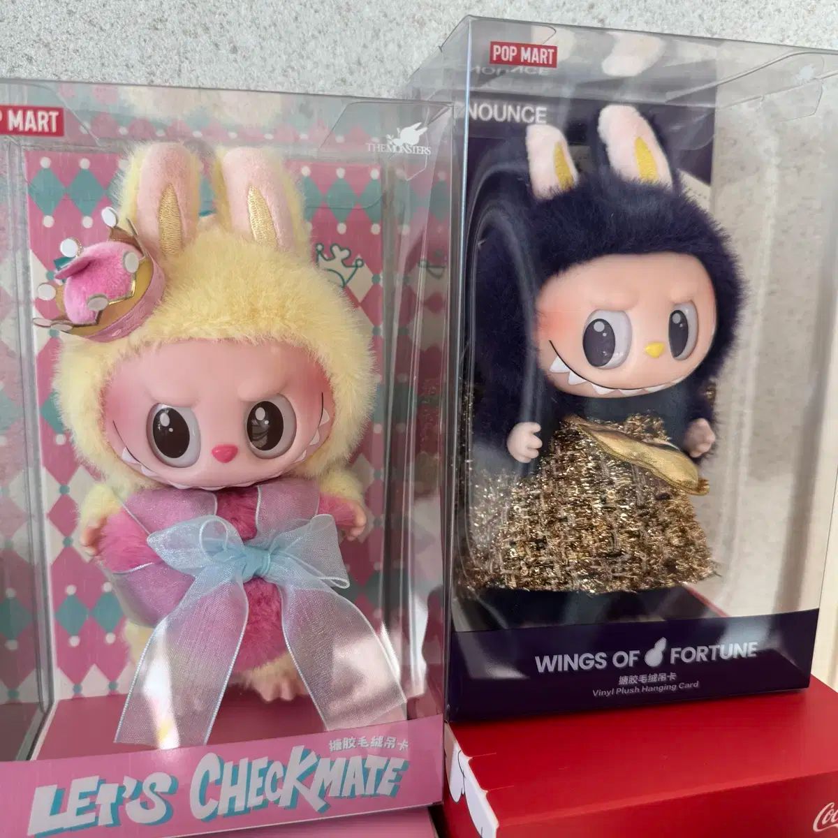 ポップマート　ラブブ　チェックメイト　黄色 THE MONSTERS Let's Checkmate Series-Vinyl Plush Hanging Card