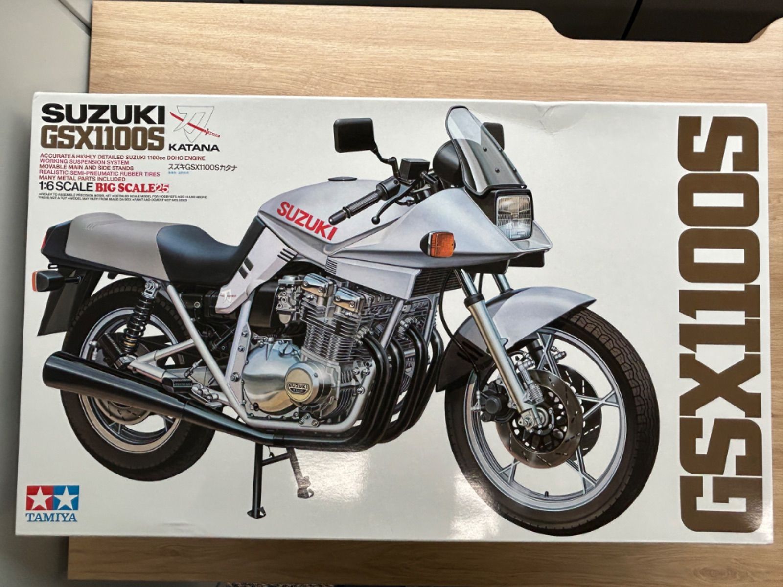 B303 タミヤ 1/6 スズキ GSX1100S 刀 プラモデル 16025 - メルカリ