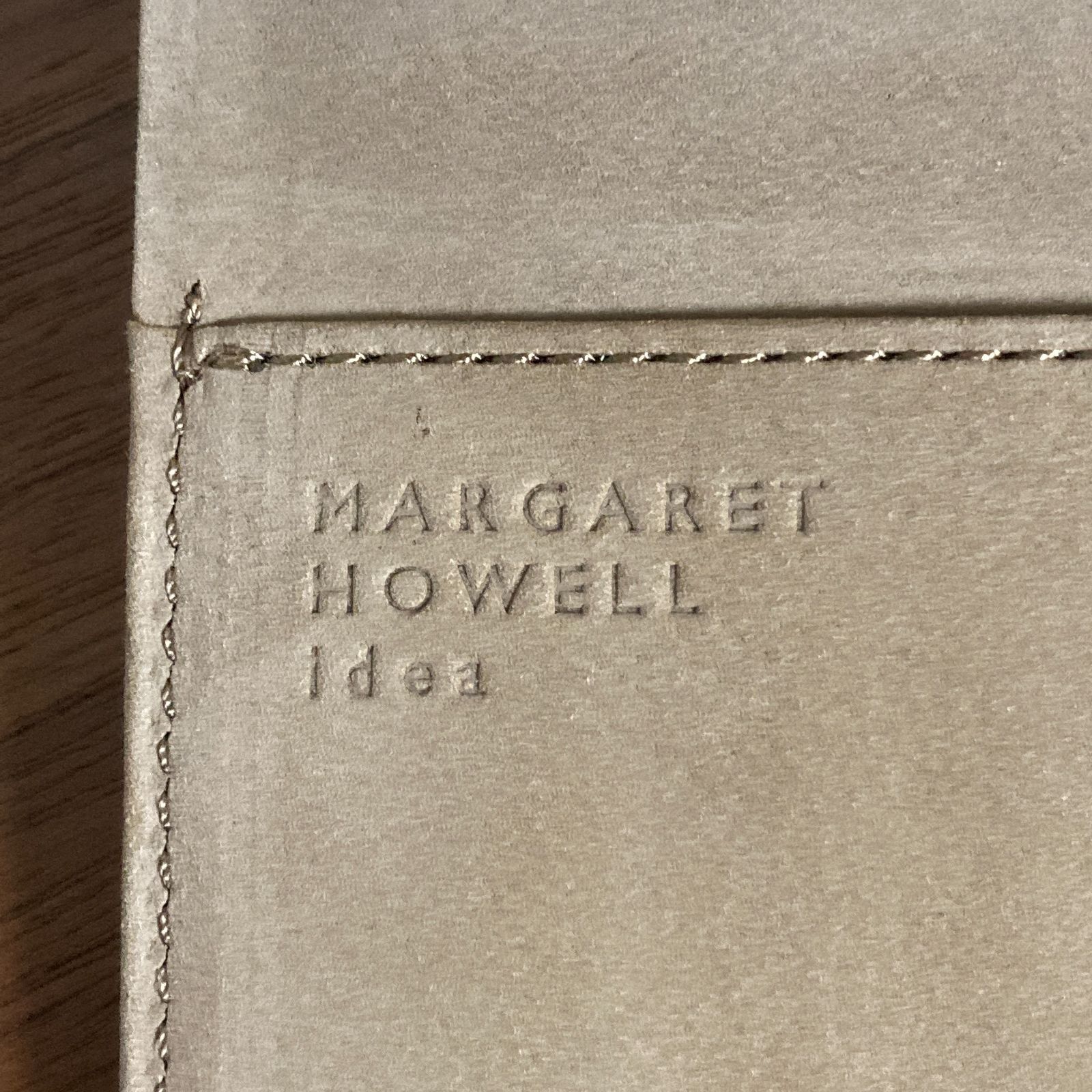 未使用品 MARGARET HOWELL idea 二つ折り財布 ブラウン レンガ色 茶色