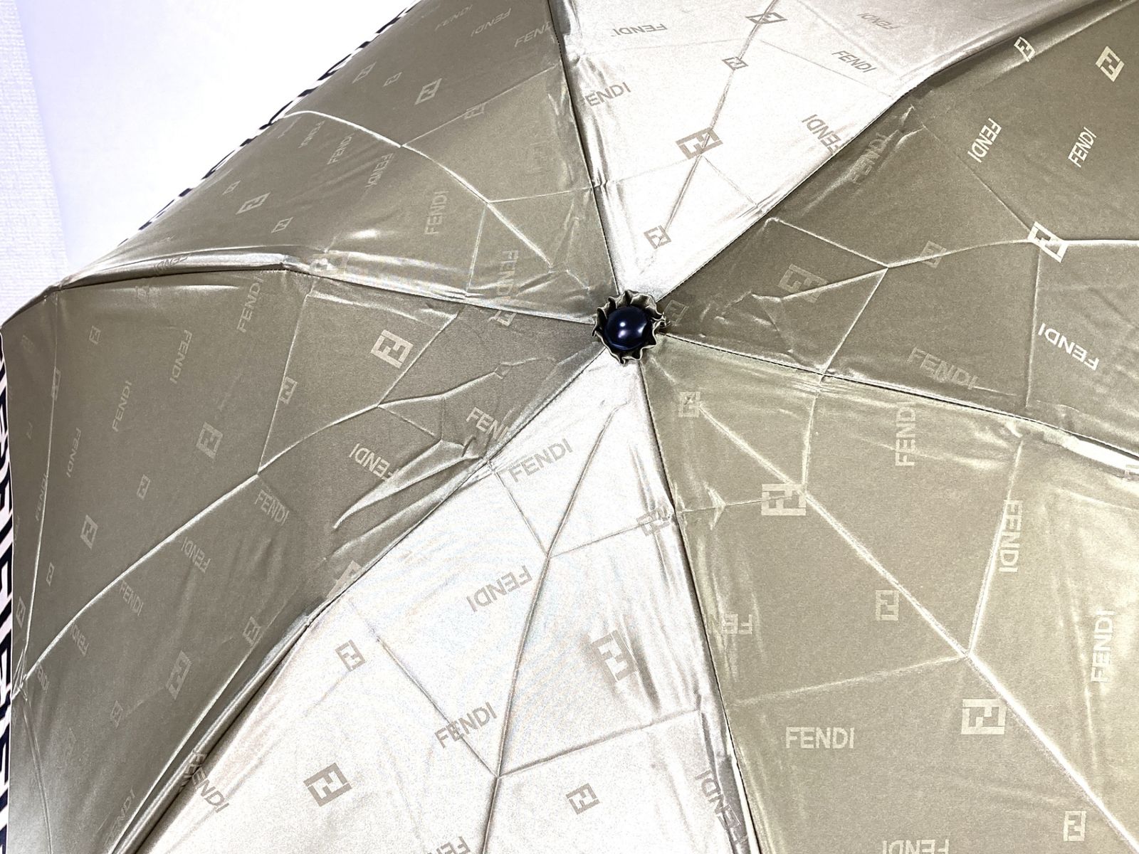 FENDIフェンディ 折りたたみ傘 ズッカ柄 FENDI フェンディ折り畳み傘