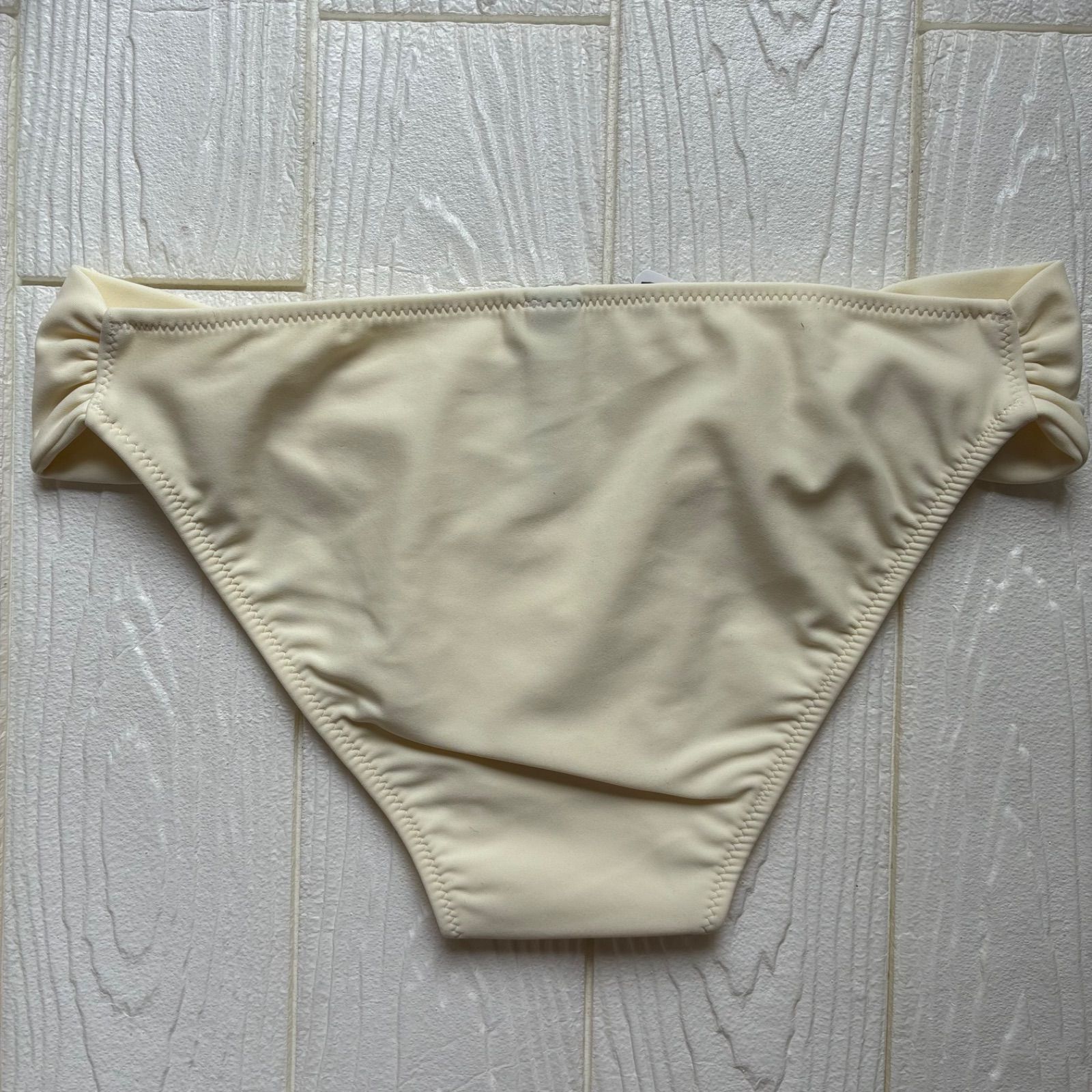 ラヴィジュール水着新品タグ付ボトム Ivory 0618 / 5390 - メルカリ