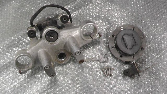 バンディット250V GJ77A-111xxx の キーセット 3|4 1743124948